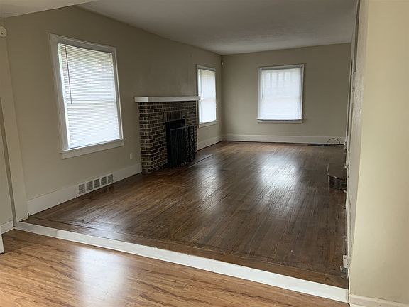 2nd image of 1952 Inglewood Pl