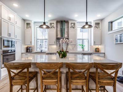 2716 Flowering Peach Ln, Dallas, TX, 75212