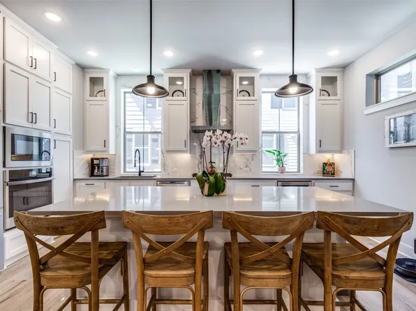 2716 Flowering Peach Ln, Dallas, TX 75212