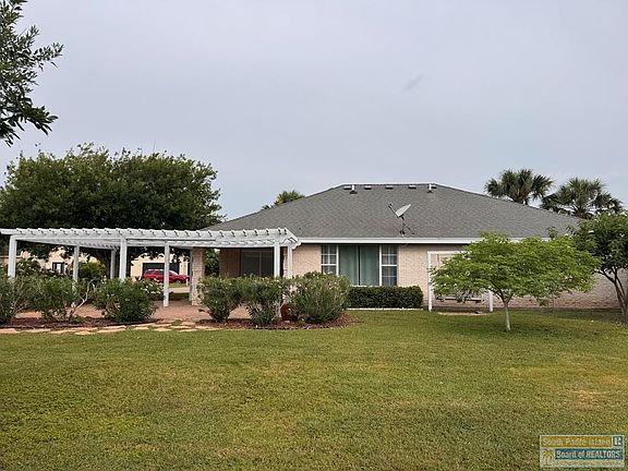 3rd image of 6 Spoonbill Cove Rd