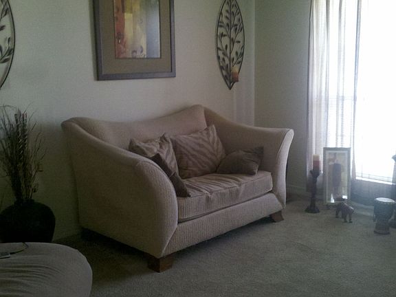 5th image of 947 Lake Aire Dr