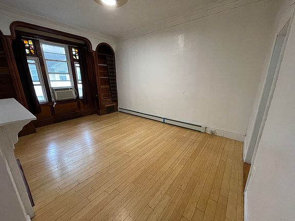 3rd image of 72 Glenwood St #1