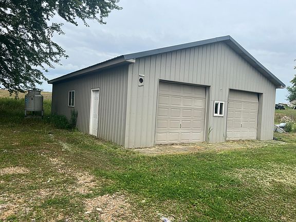 4th image of 21011-23 Mile Rd