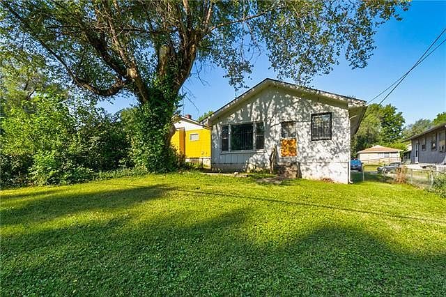 2nd image of 4527 Lister Ave