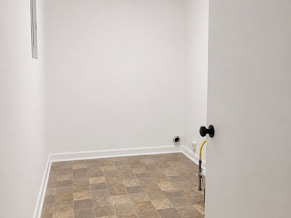 5th image of 333 Seagraves Dr #333