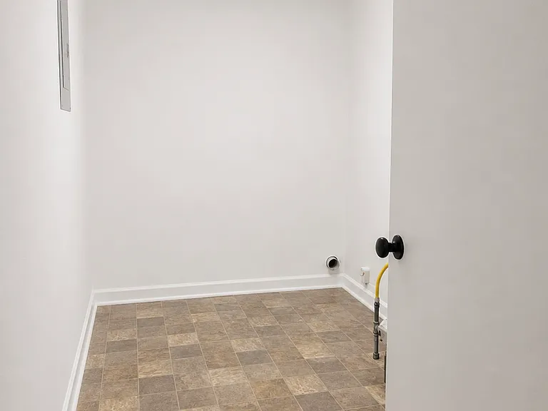 333 Seagraves Dr #333 — Photo 5