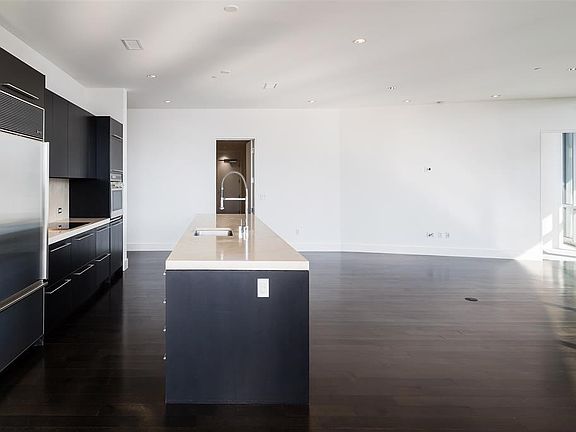 2nd image of 2200 Victory Ave APT 1004