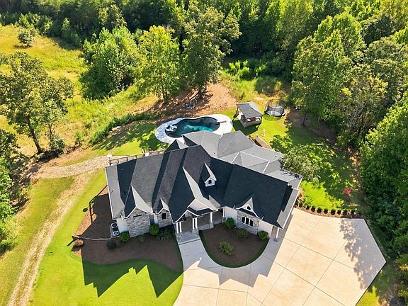 3rd image of 8287 Bluff Ridge Rd