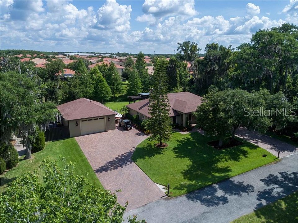 1st image of 2679 Holiday Woods Dr