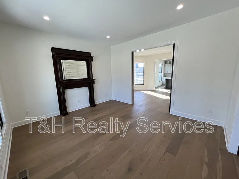 822 Union St — Photo 5