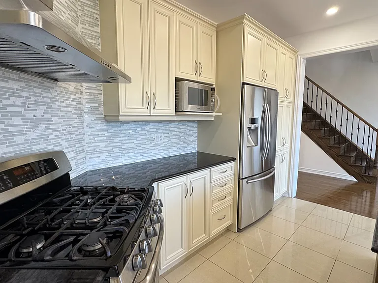 32 Philips Lake Ct — Photo 11