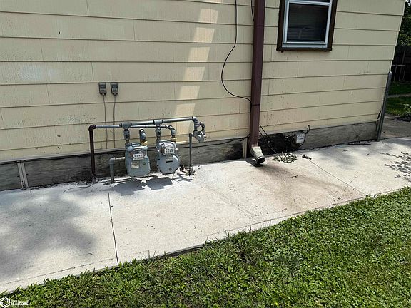 4th image of 818 E Finley Ave