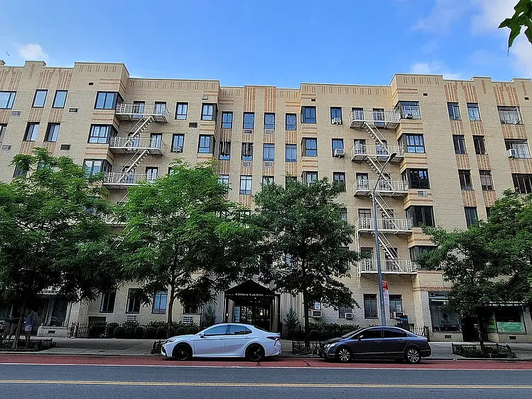 250 W 24th St #5DW — Photo 8