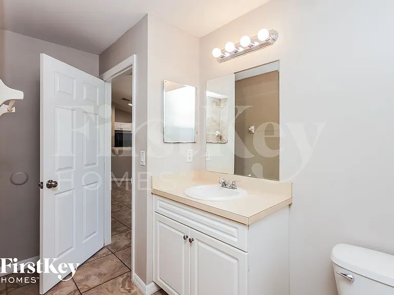 2700 46th St SW — Photo 14