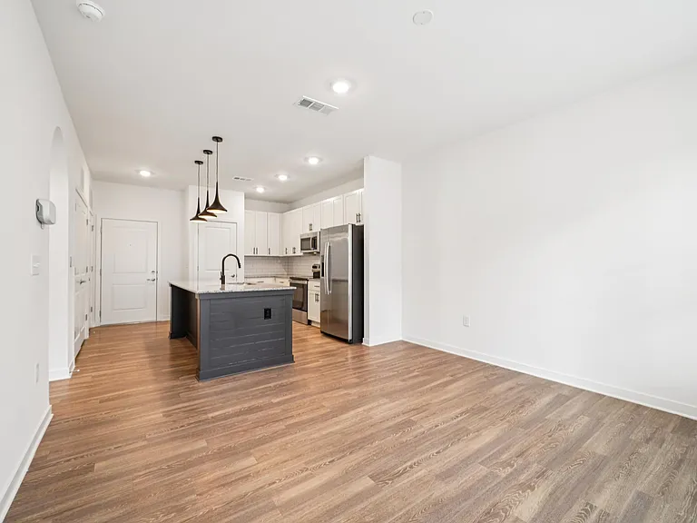 Colina Hillside — Photo 106
