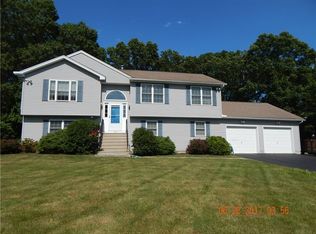168 Thunder Trl, Cranston, RI 02921