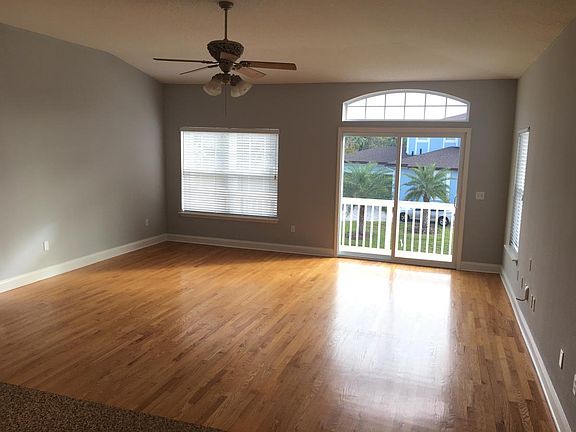 Large Upstairs Living Area