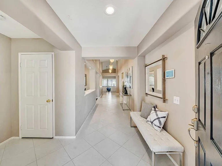 421 Minaret St — Photo 54