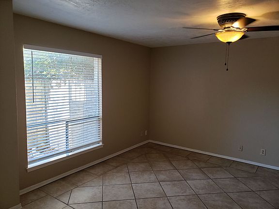 4th image of 9915 Powhatan Dr APT 4