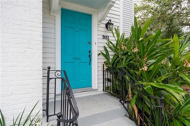 3 bed, 1.5 bath, 1489 sqft, $2,100 — Photo 2