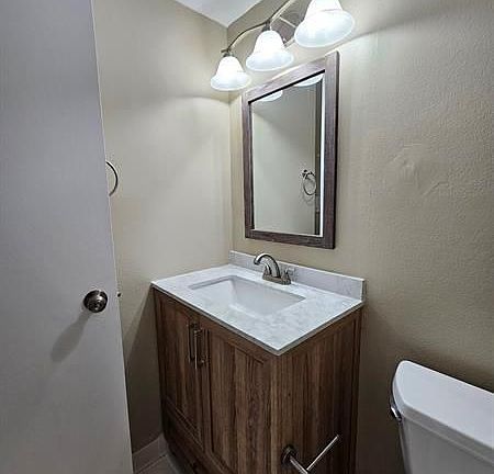 4th image of 1880 N Congress Ave APT 211