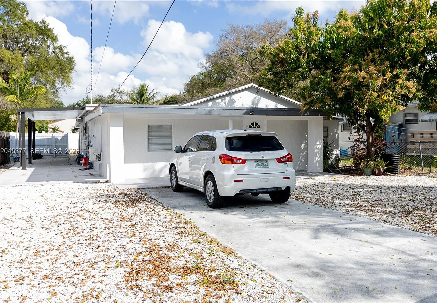 Hollywood Beach Gardens — Photo 1