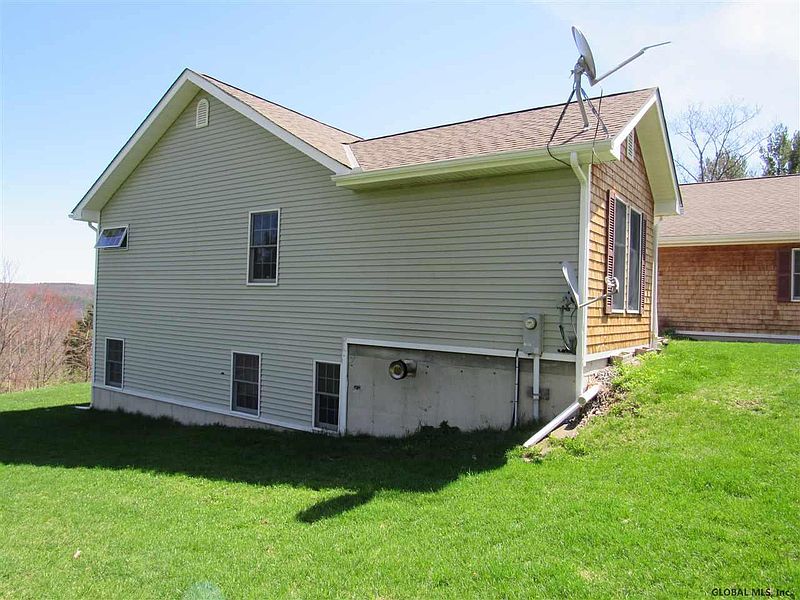 4th image of 169 RED OAKS Drive