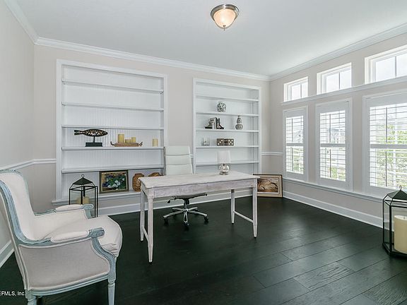 4th image of 3621 Annapolis Way