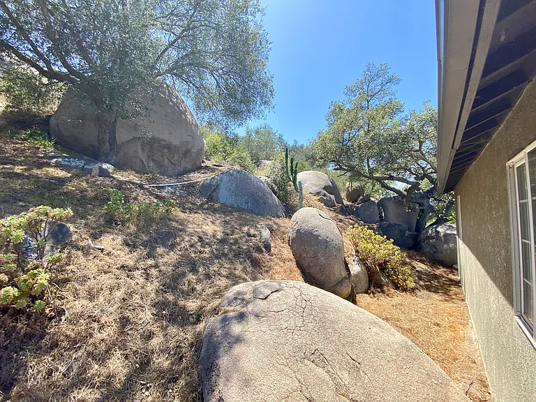 2761 Joan Ln — Photo 68