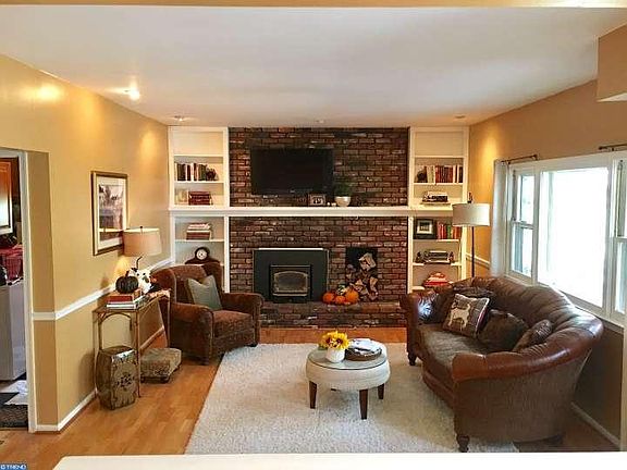 2nd image of 20 Woodside Dr