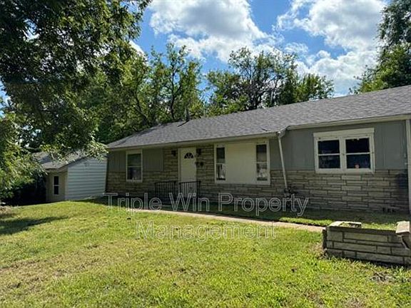 3rd image of 9757 Vickie Pl
