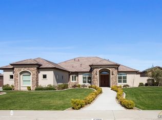 15000 Spring Crossing Dr, Bakersfield, CA 93314