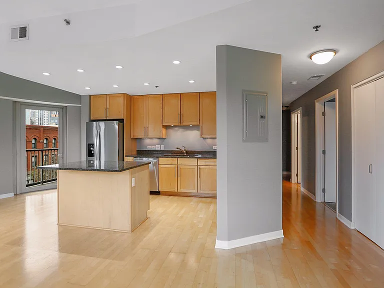 929 Portland Ave #306 — Photo 3