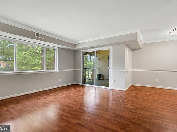 5th image of 7952 Seven Woods Dr APT I