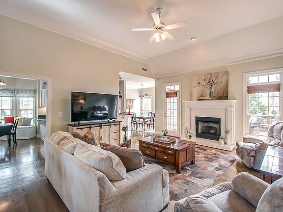 5th image of 2031 N Amber Dr