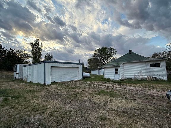 5th image of 402 I St