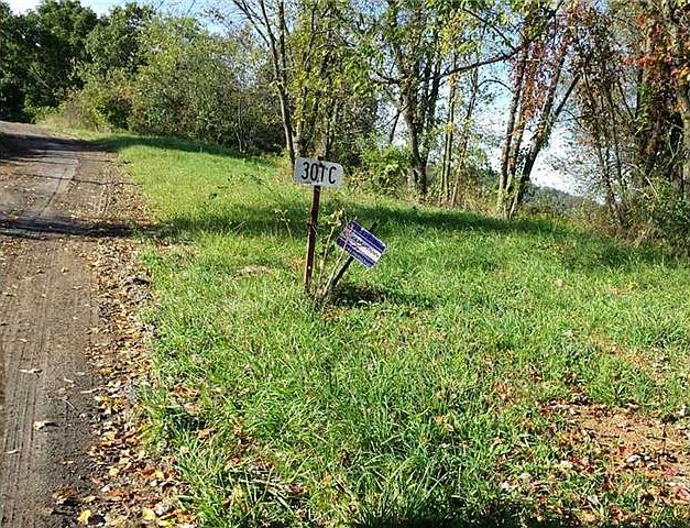 2nd image of 301C Cowpath Rd