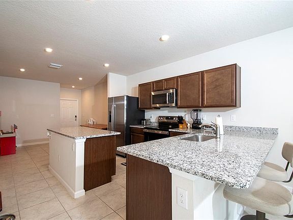3rd image of 4660 OLD BLUSH STREET