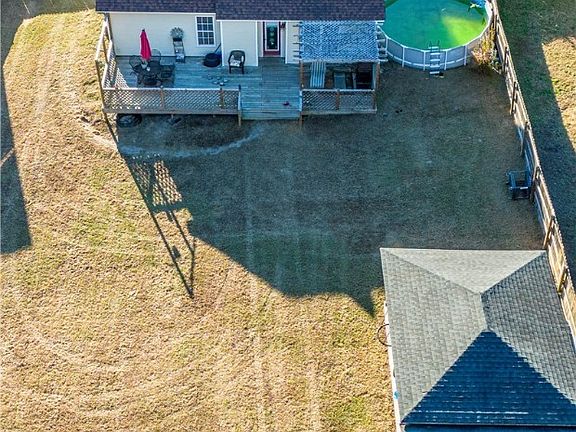 4th image of 215 Antigua Dr
