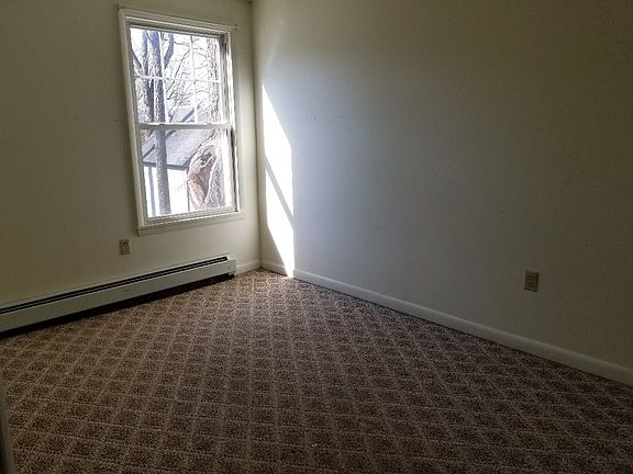 4th image of 72 College Ave