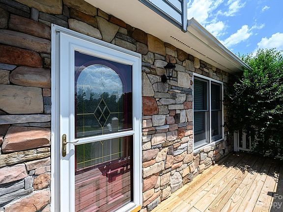 3rd image of 5426 Winding Oak Dr