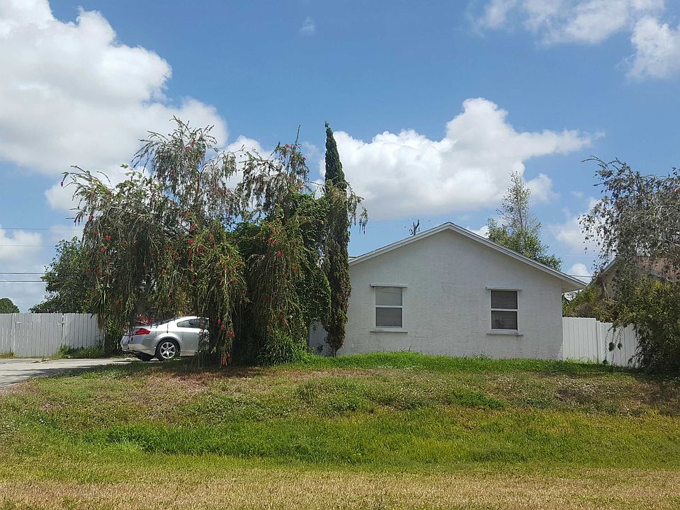 1st image of 2853 SE Eagle Dr