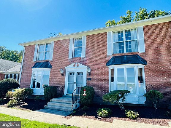 5th image of 6300 Town Point Rd