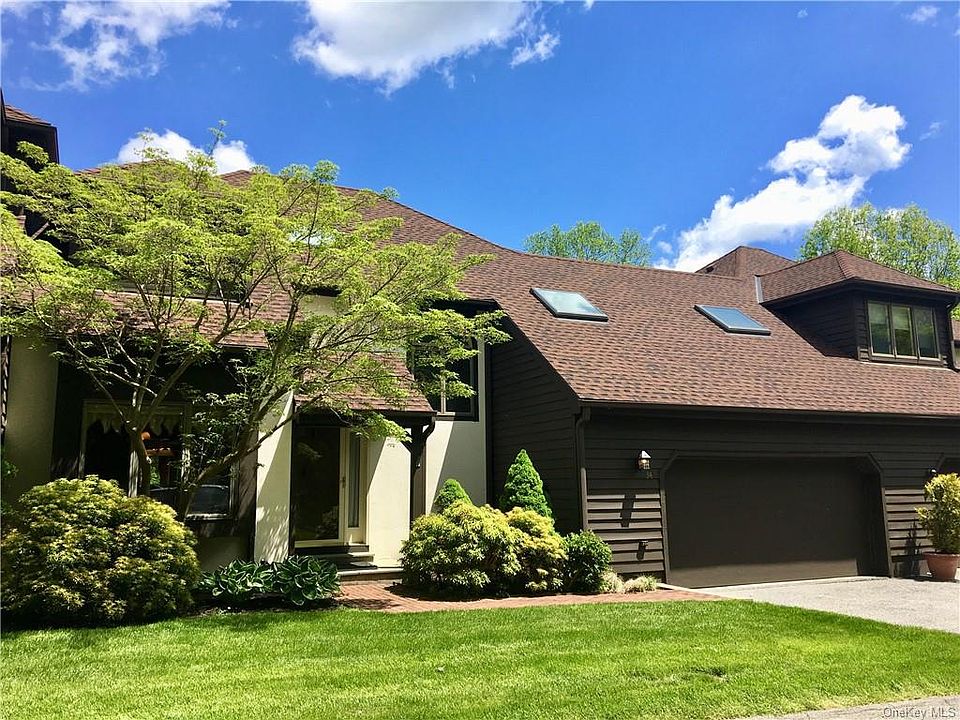 1st image of 34 Cotswold Dr