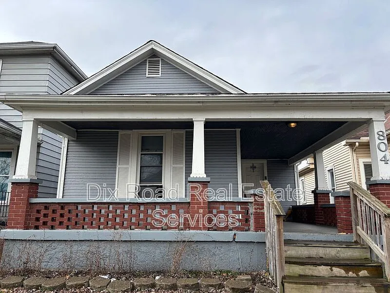 804 Elwood St