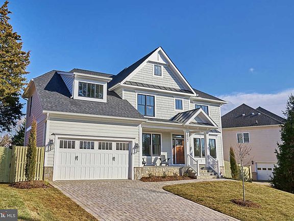 3rd image of 1627 Woodmoor Ln