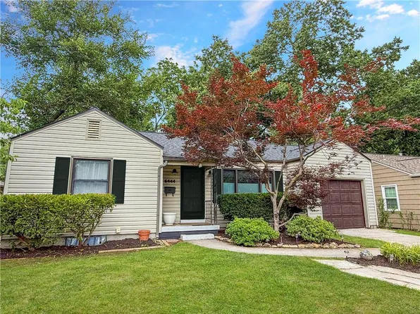 5444 Linden St, Roeland Park, KS 66205