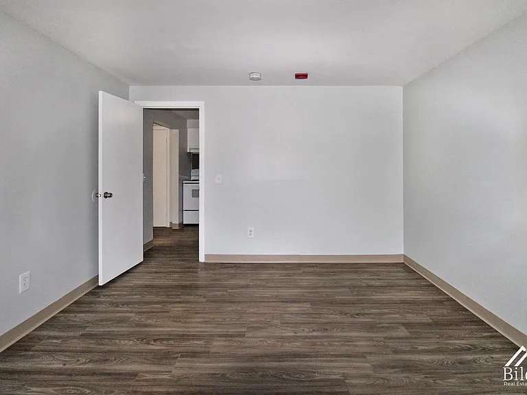 Hillside Terrace Apartments — Photo 120