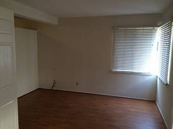 2nd image of 541 S El Molino Ave