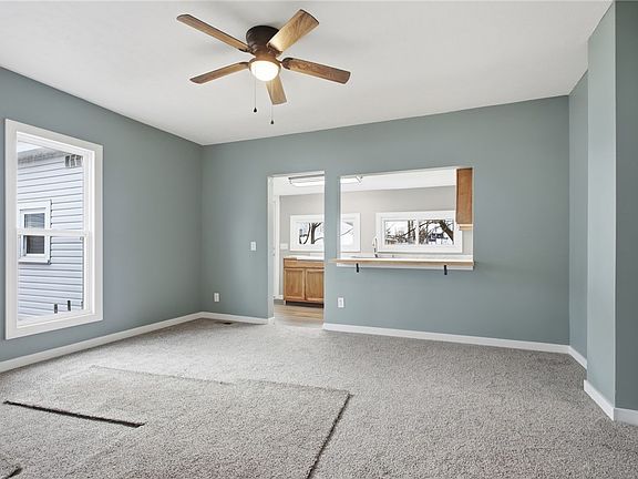 4th image of 109 W Lynn St